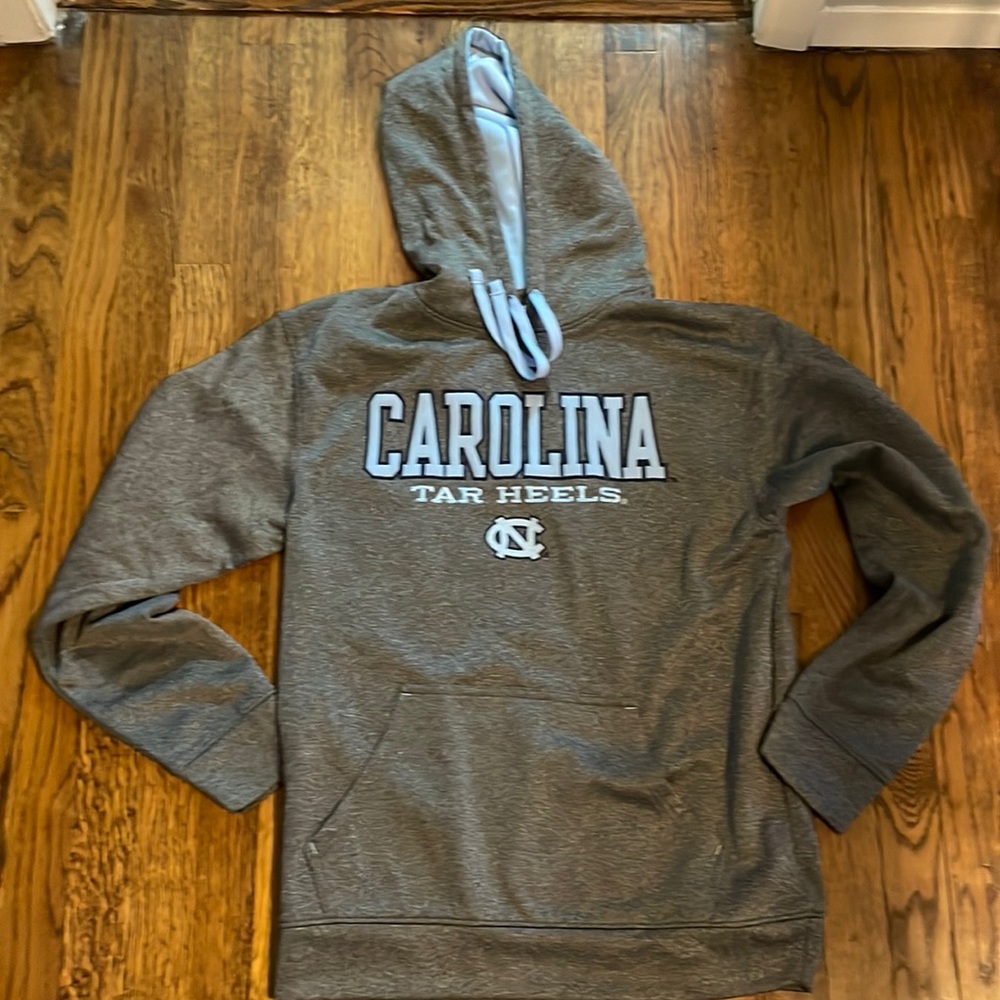 Men’s Carolina Tar Heels Pullover Hoodie - Size M